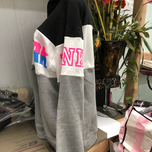 Victoria’s Secret Pink NY Pullover Hoodie - Picture 2 of 3